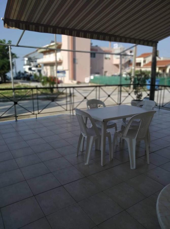 Ammos Apartments Nea Karvali Kültér fotó